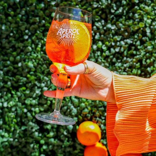 https://lede-admin.appetitomagazine.com/wp-content/uploads/sites/53/2023/08/Aperol-Spritz-with-wall-Photo-Cred-Lex-Gallegos.jpg?w=500&h=500&crop=1
