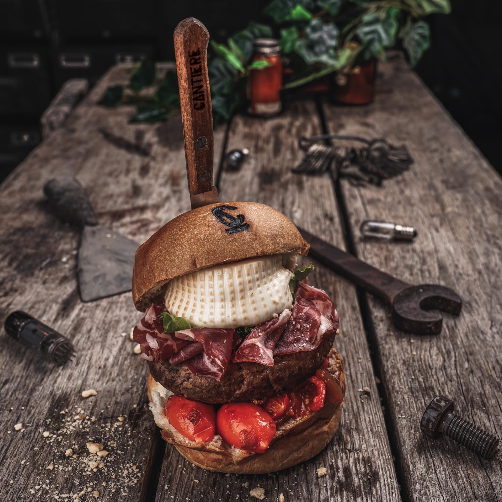 The Pugliese burger at Cantierre Hambirreria.
