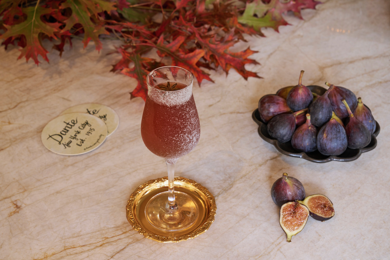 Sleeping Beauty cocktail with figs and leaves