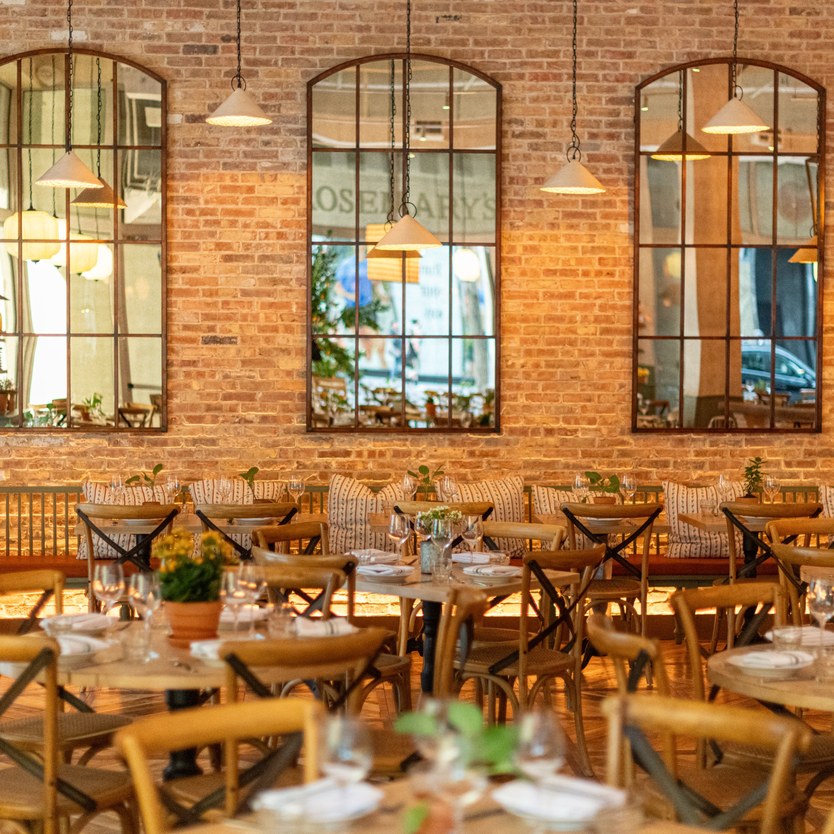 dining room at Rosemary's Midtown