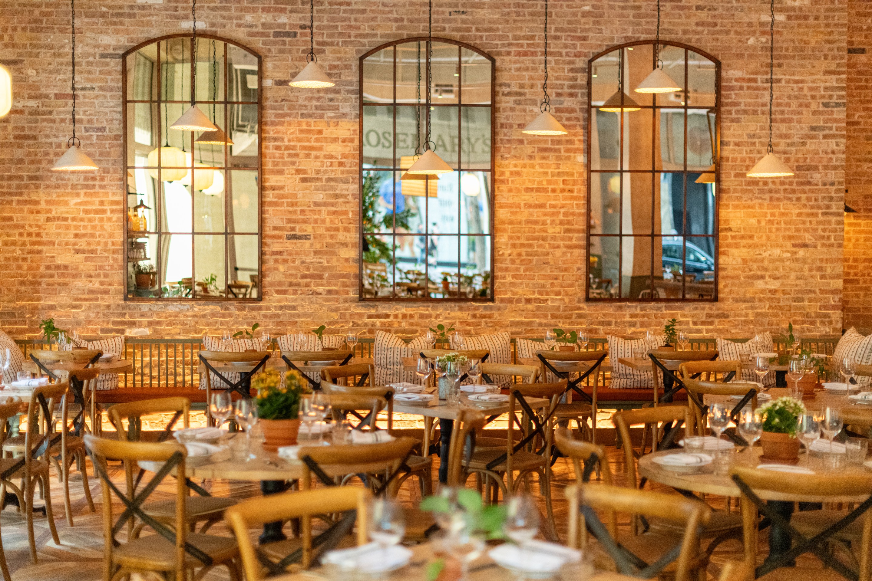 dining room at Rosemary's Midtown