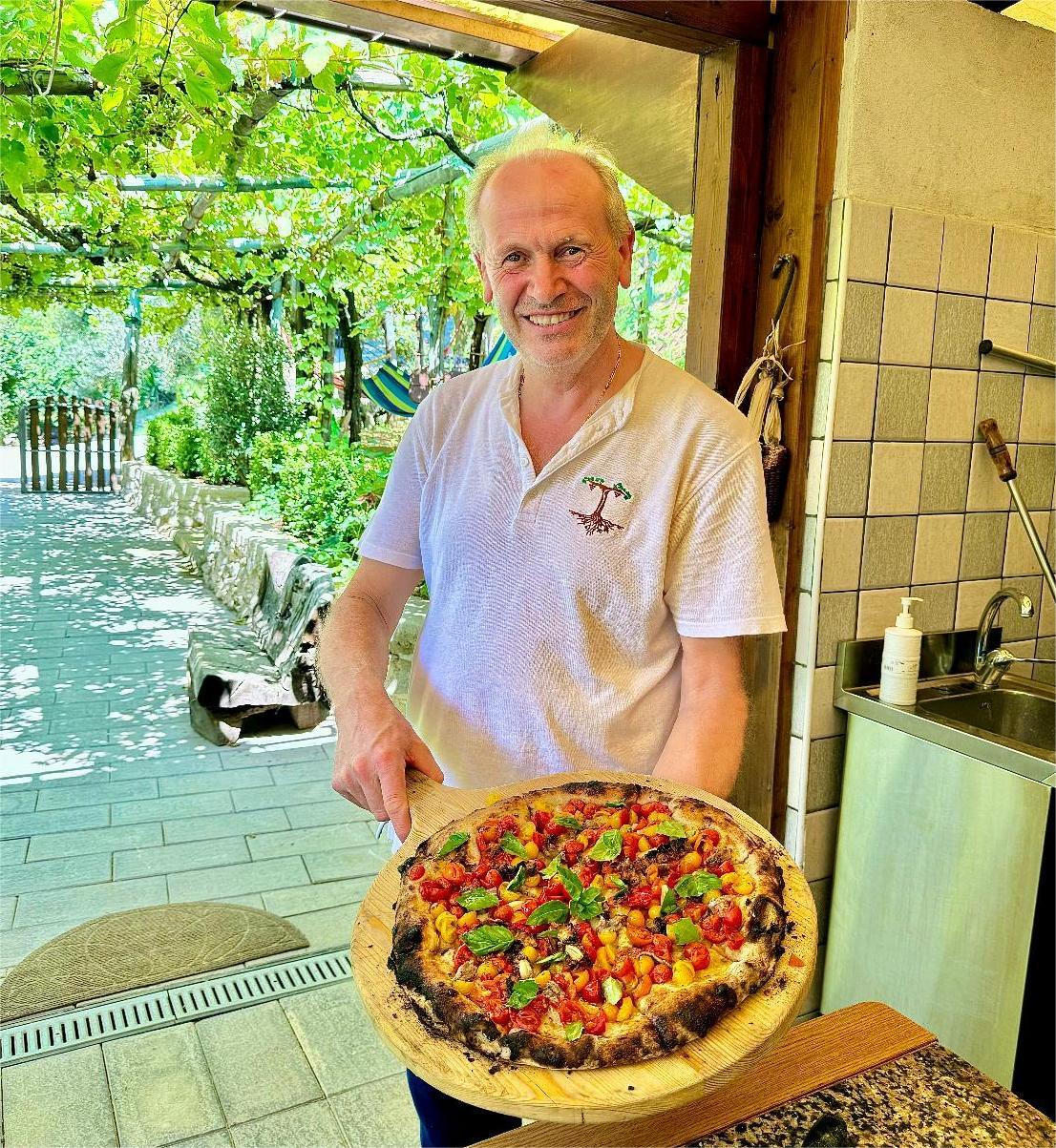 Aniello Caso with his Pizza Tramontana.