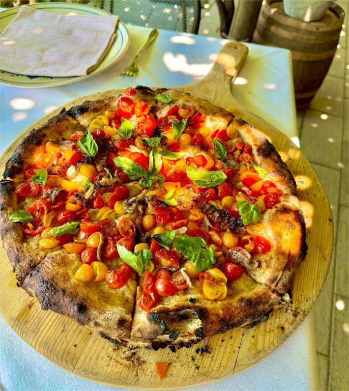 Pizza Tramontana in the Amalfi Coast village of Tintore.