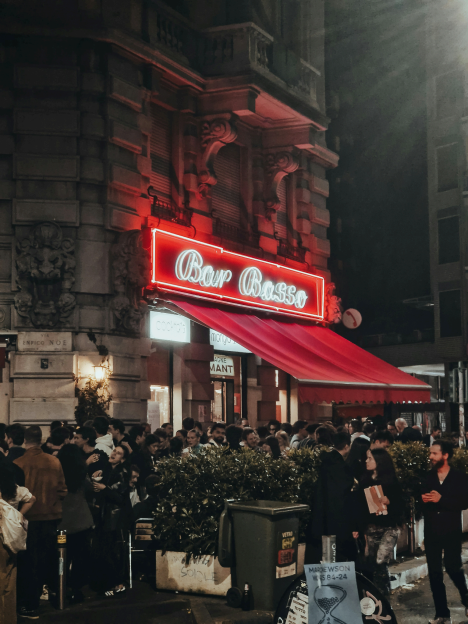 Bar Basso at night. Photo by Leon Benjamin Lorenz on Unsplash.