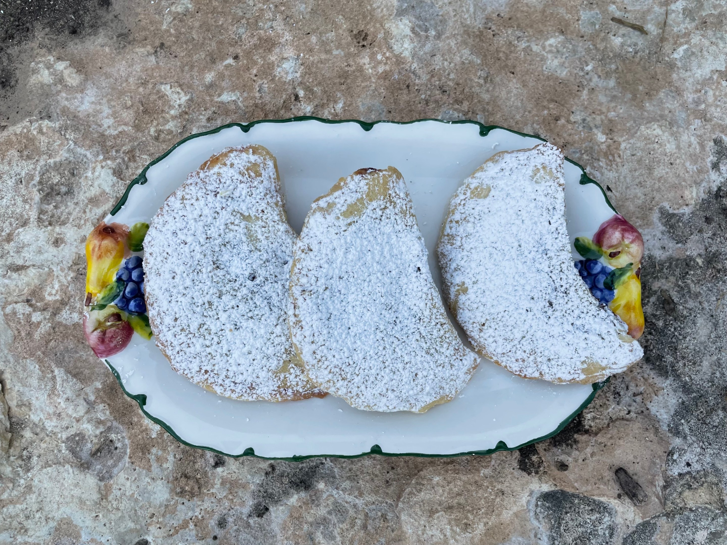 Ceppelliate are pastries from the Italian region of Molise.