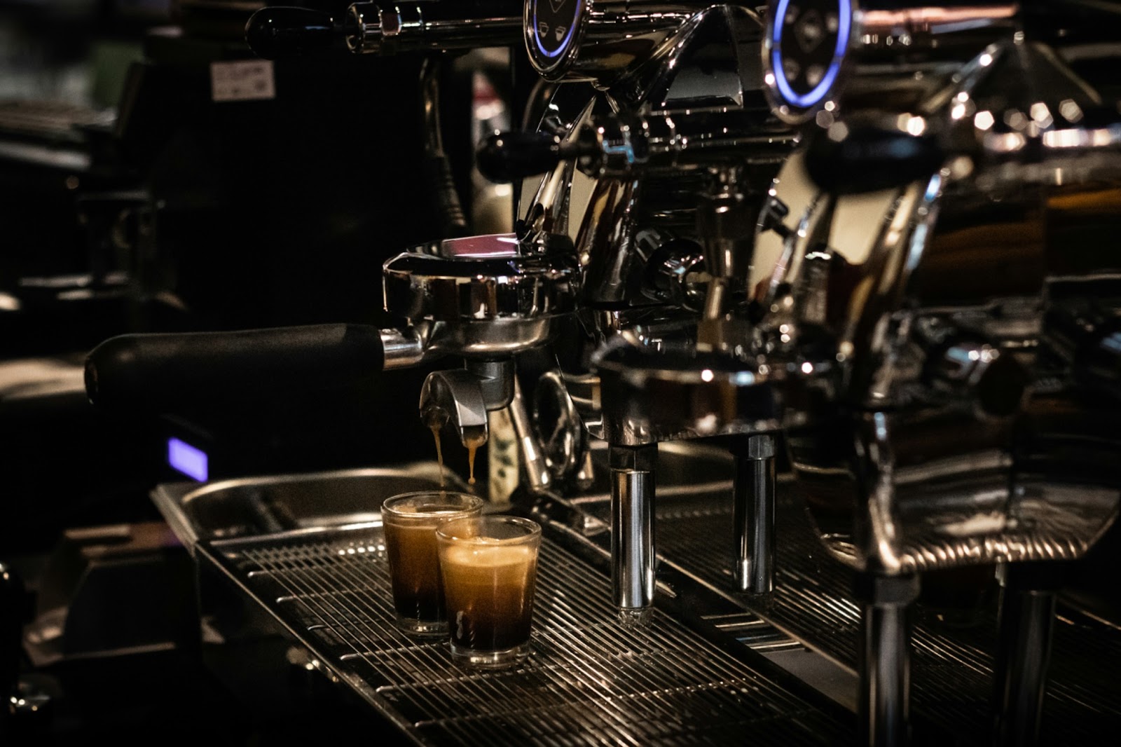 An espresso machine in Milan. Photo by Samiul Islam on Unsplash.