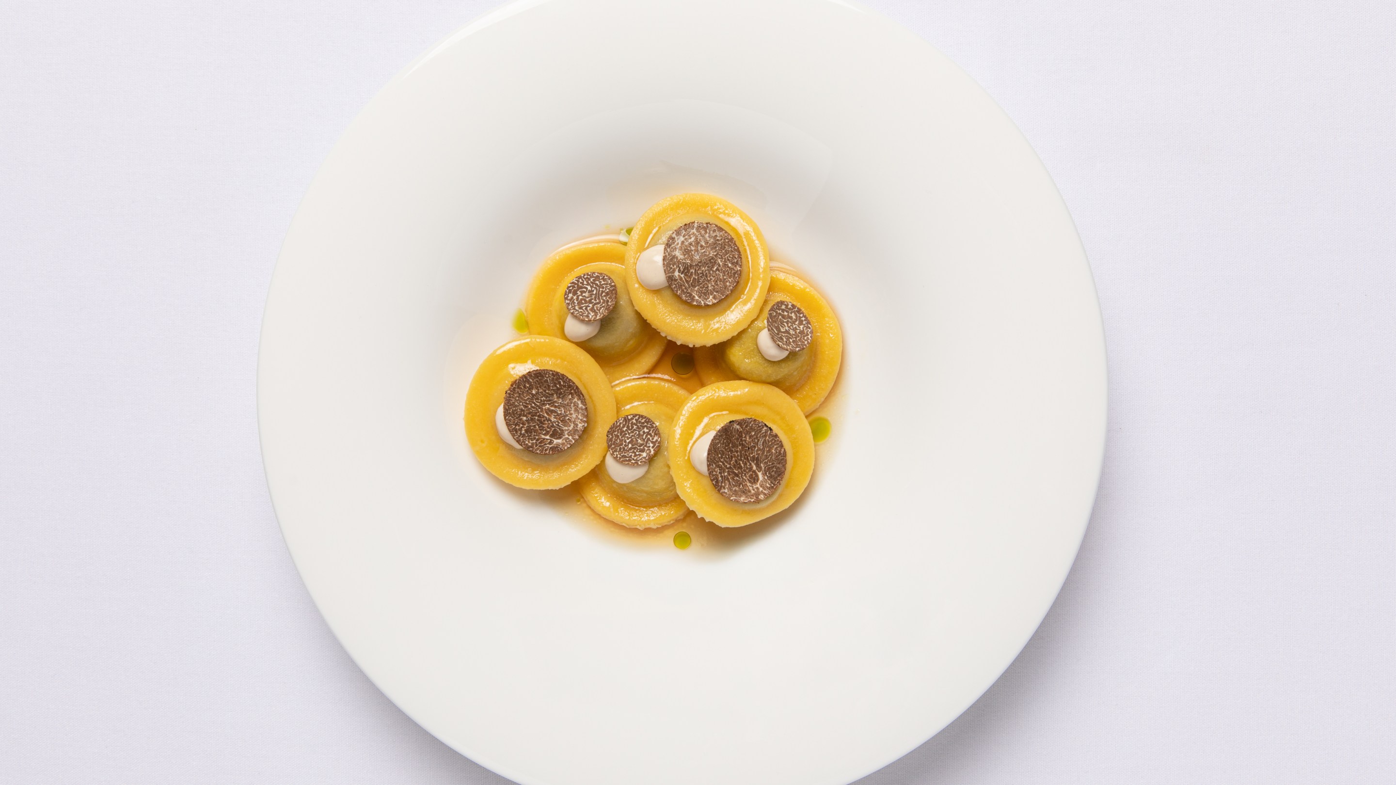 Bottoni Di Faraona, Pinoli E Tartufo Nero | Guinea Fowl Bottoni, Pine Nuts And Black Truffle