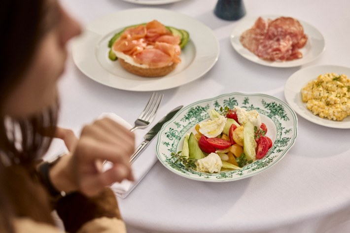 Hotel Calimala Milano breakfast table