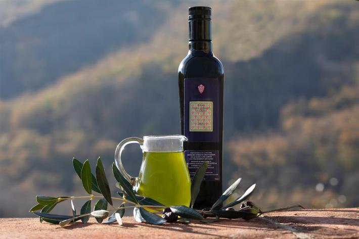 In addition to wine, Casalvento produces olive oil.