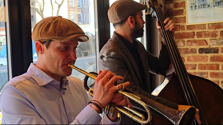 A jazz duo performing at San Carlo Osteria Piemontese.