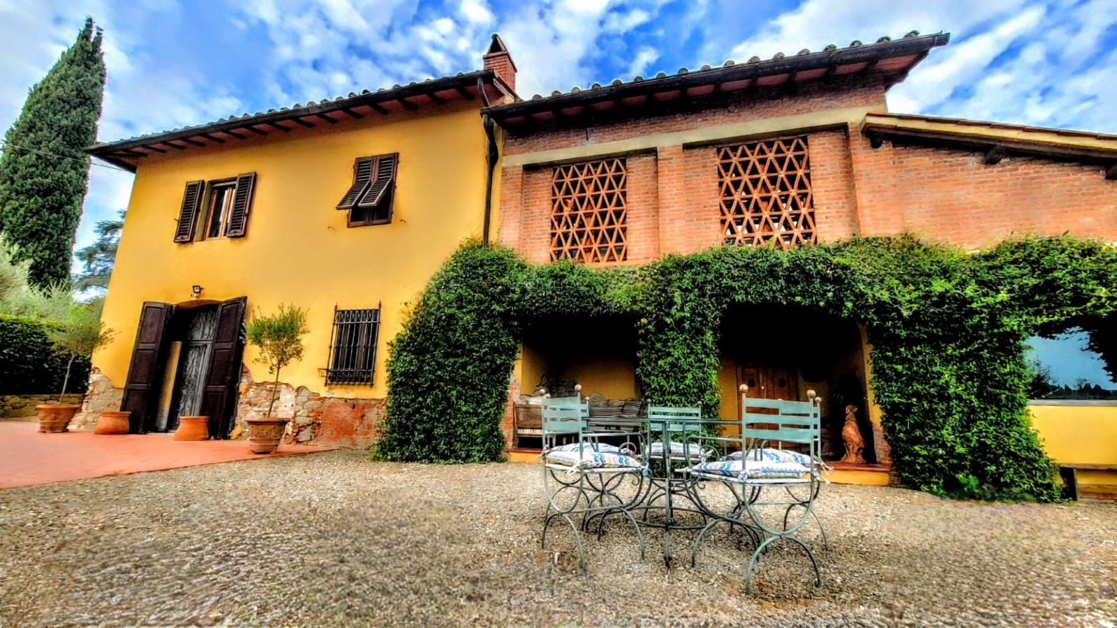 5th generation “Villa Tucci,” minutes to the center of Firenze. Available on Airbnb.