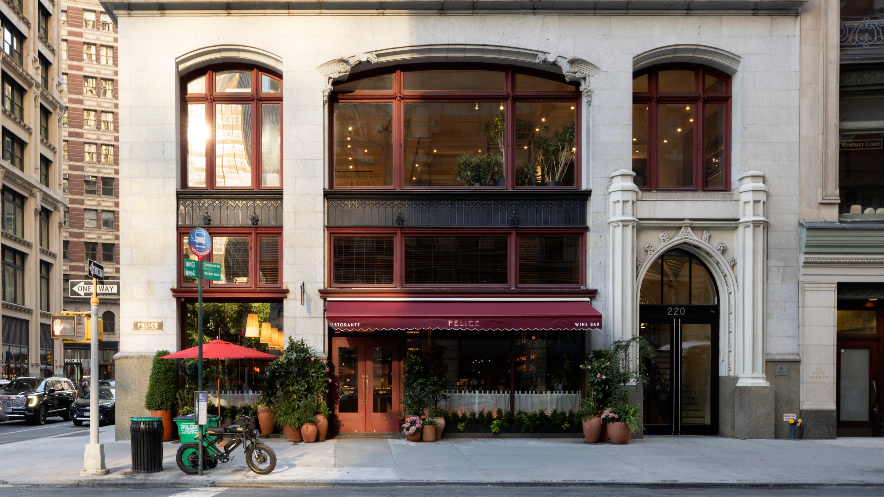 The entrance to Felice Flatiron on Fifth Avenue.