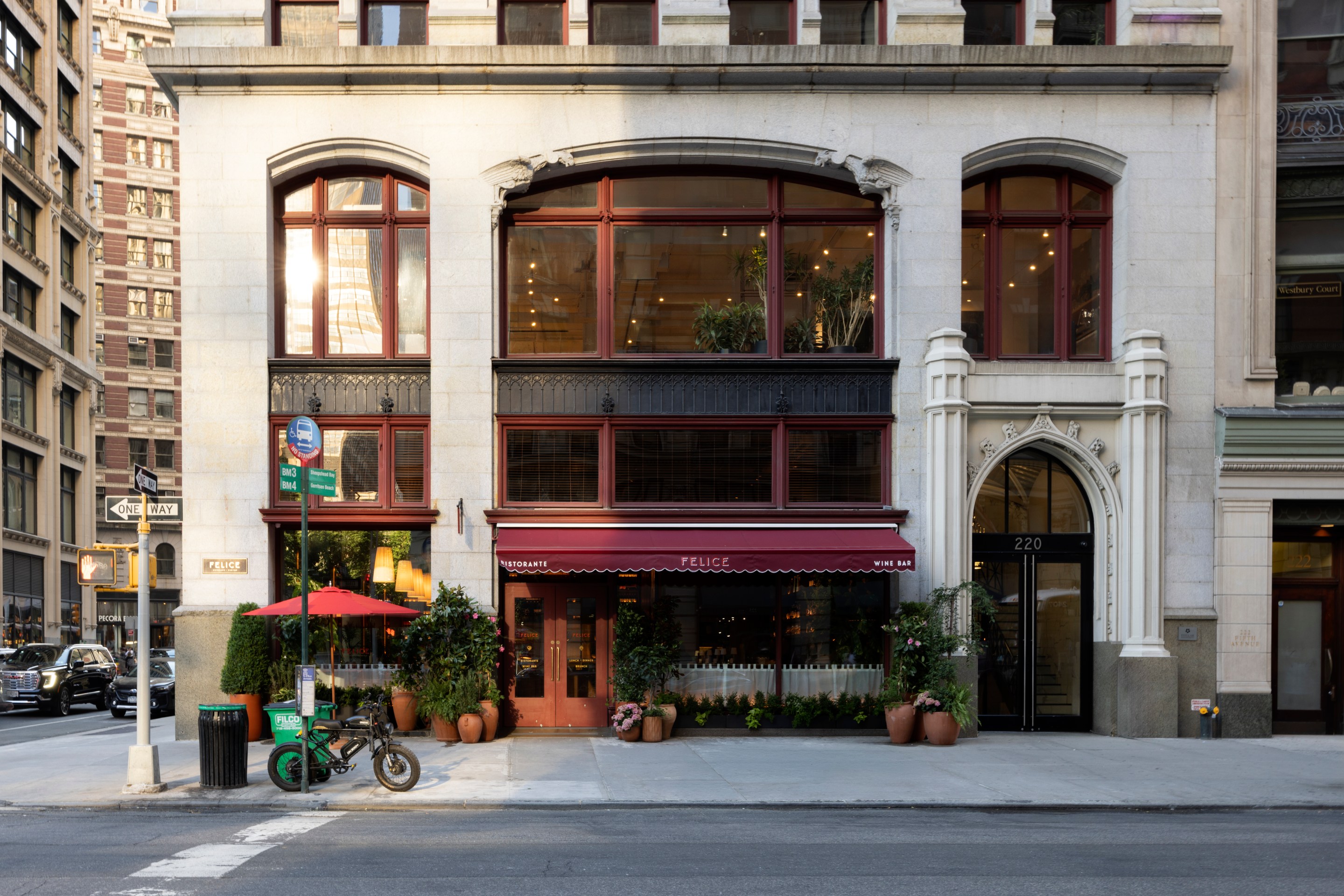 The entrance to Felice Flatiron on Fifth Avenue.