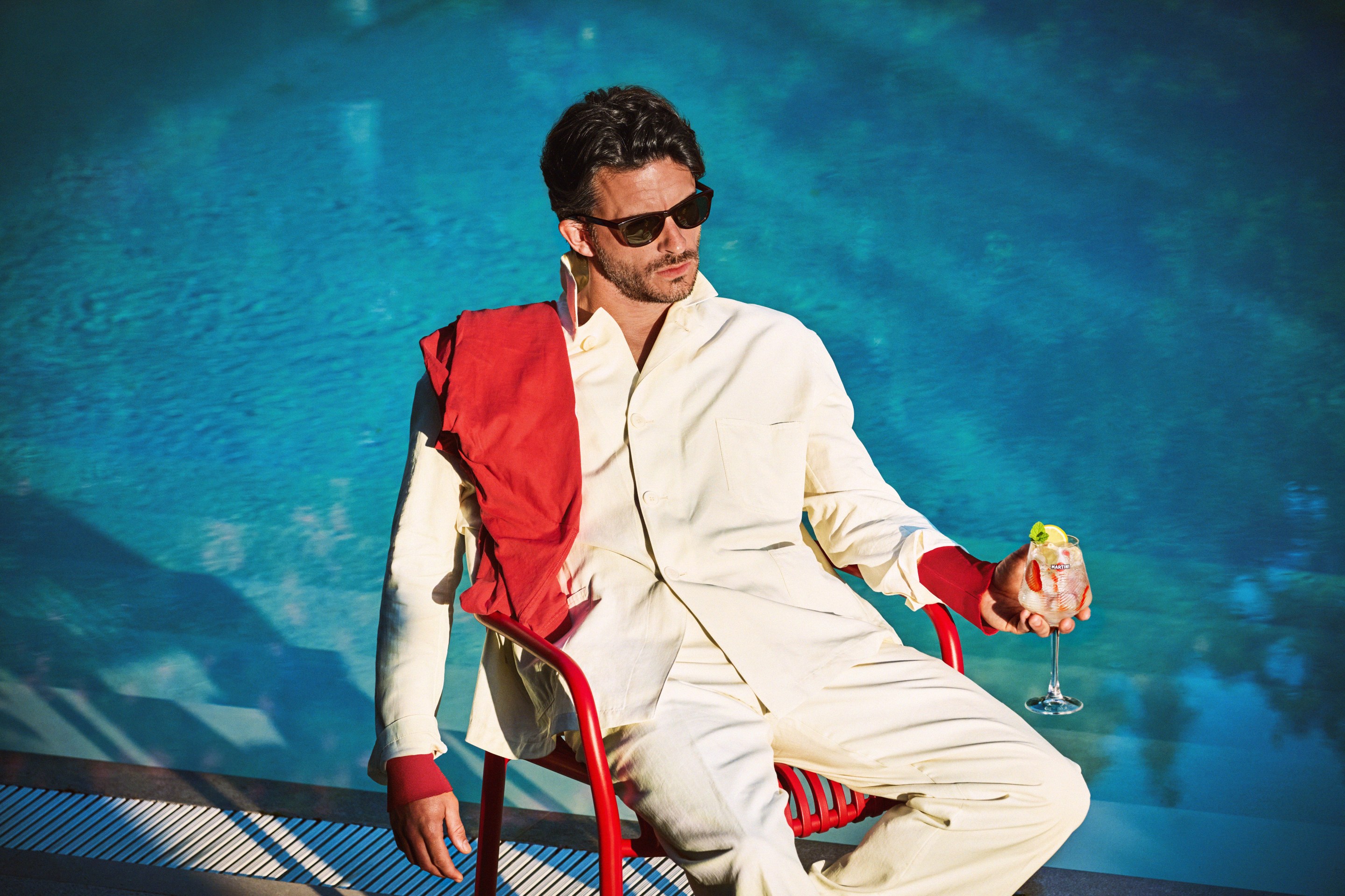 Jonathan Bailey in MARTINI's summer 2026 aperitivo campaign