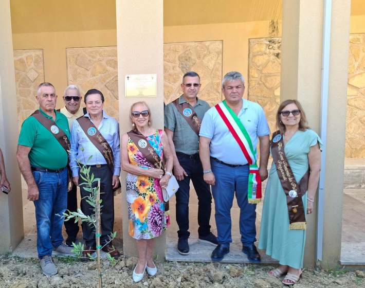 Peter Maniscalco with Mayor Carmelo Palermo and members of the Poggioreale community during the reopening of Poggioreale Antica.