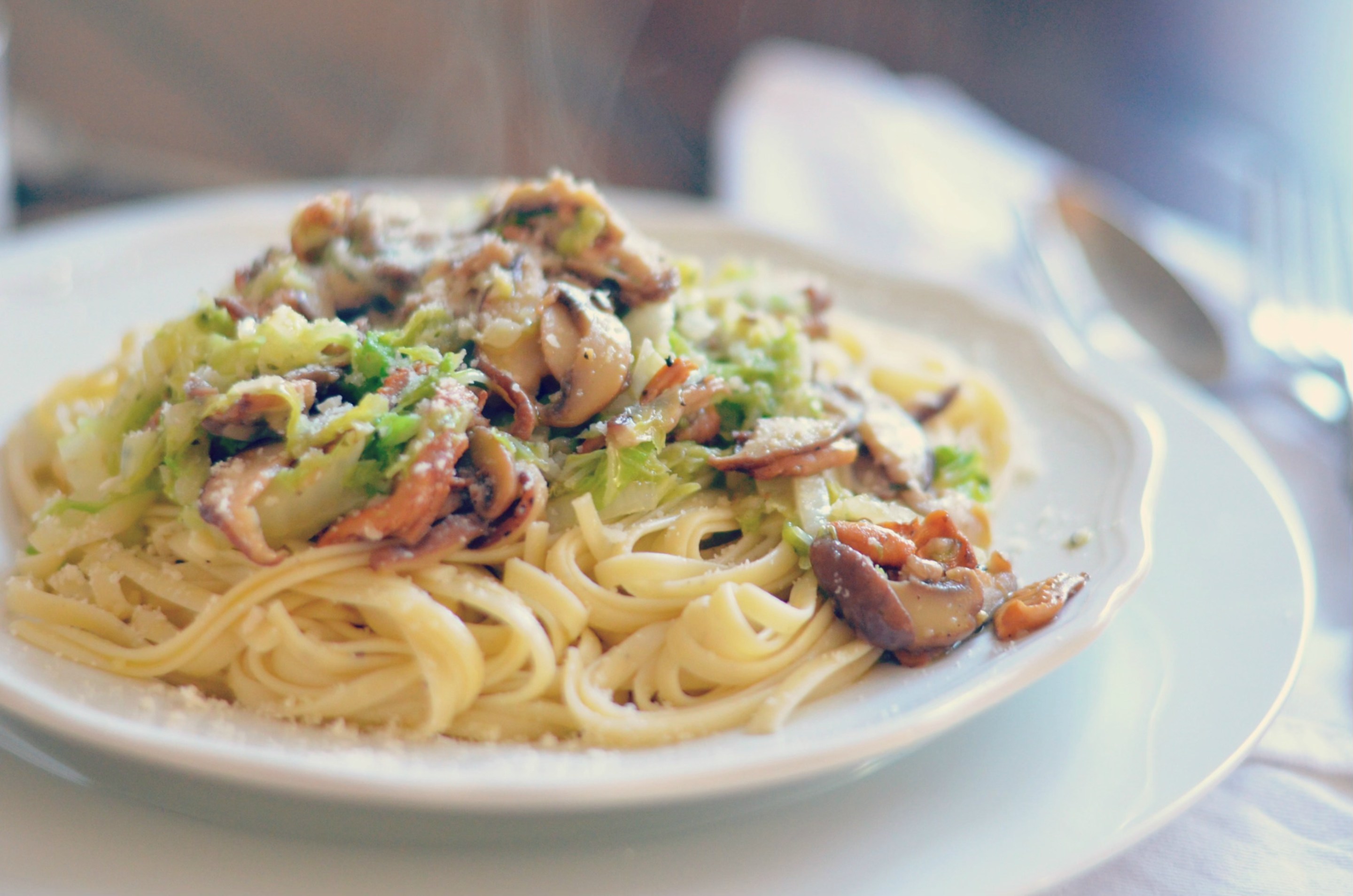 Linguine alla Cortona with cabbage, mushrooms and grated cheese