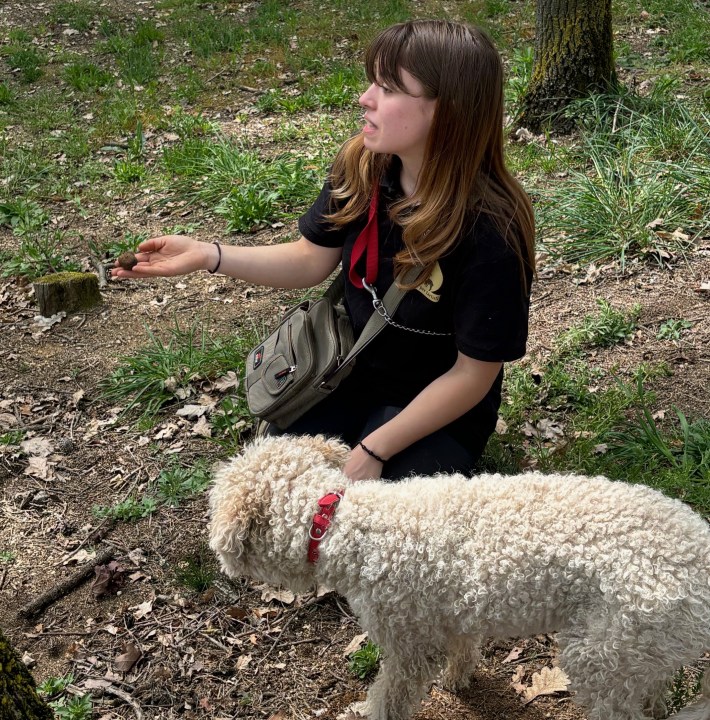 Vittoria displays the first truffle of the afternoon.