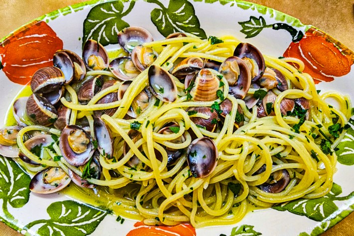 Spaghetti with clams and mussels at Trattoria ’nta Nonna.