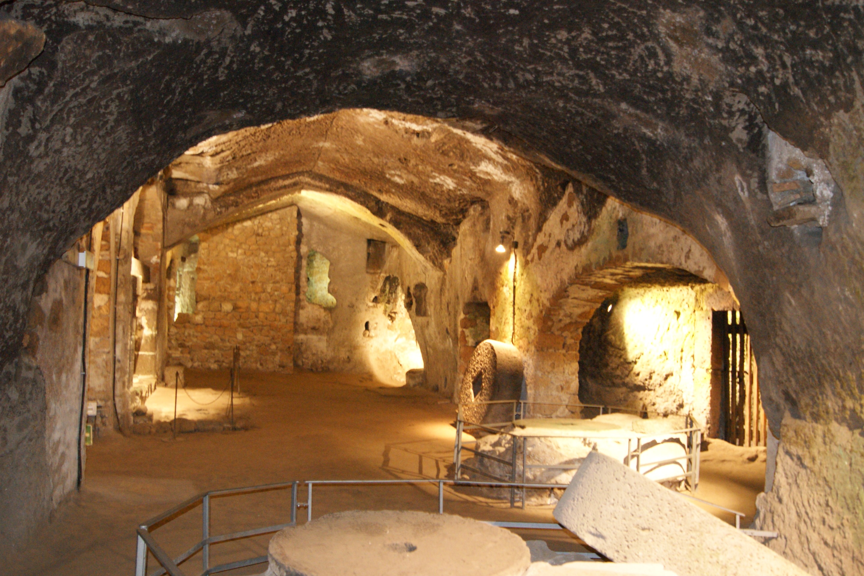 Orvieto’s caves offer a glimpse beneath the hilltop town. Photo: Asurnipal/Wikimedia Commons