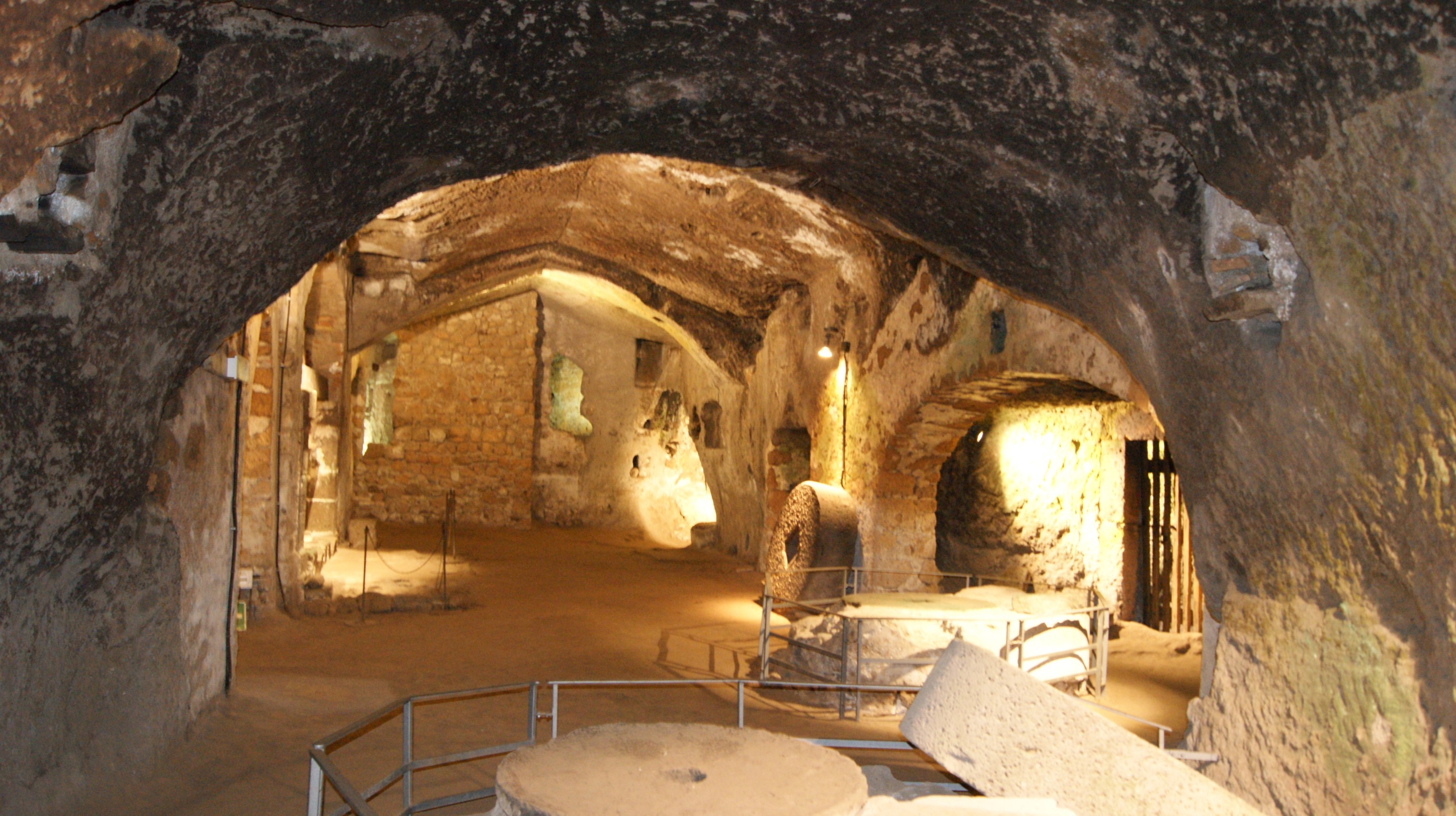 Orvieto’s caves offer a glimpse beneath the hilltop town. Photo: Asurnipal/Wikimedia Commons