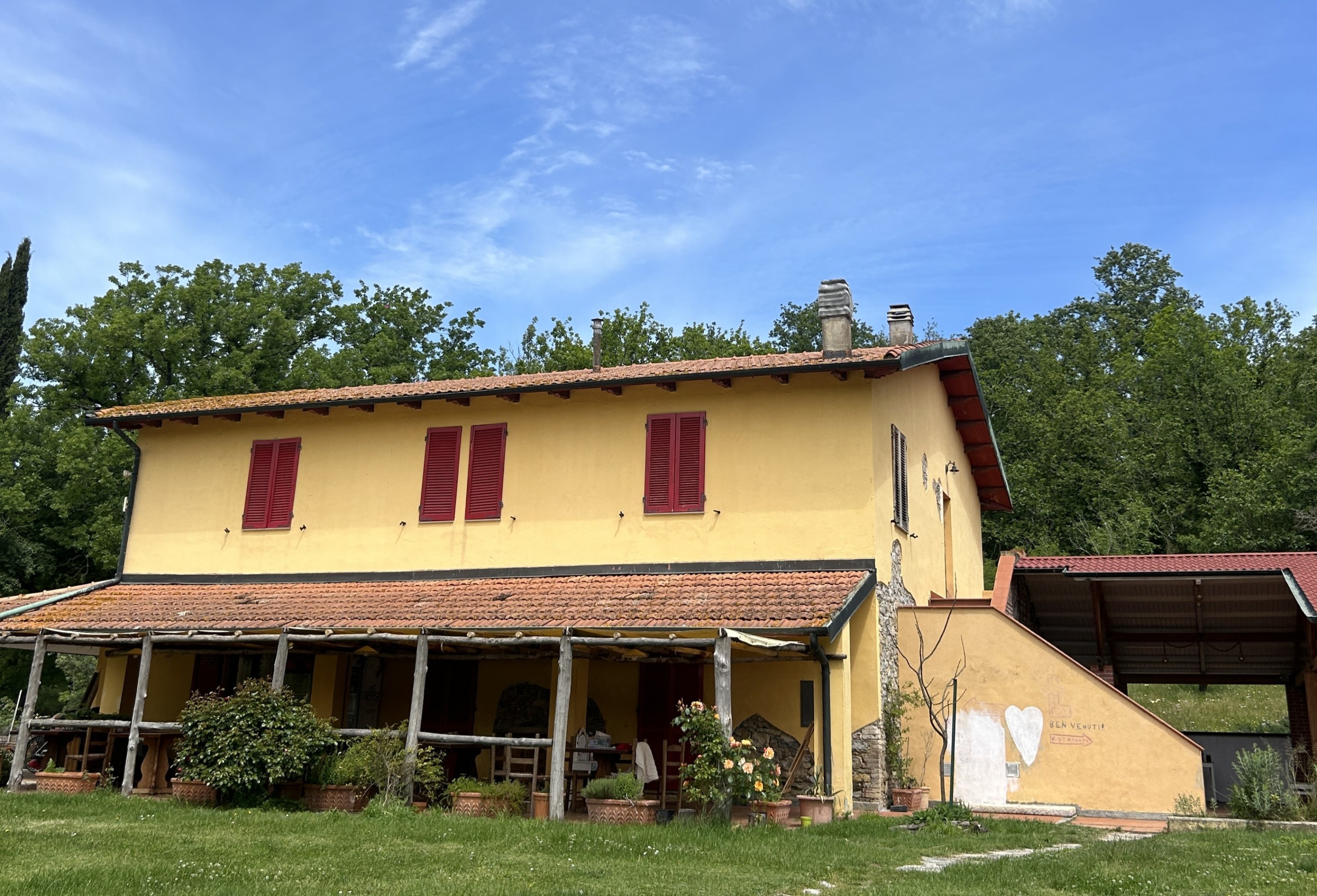 The farmhouse at Agriturismo Santa Lorica in Sassetta. Photo by Monique Evdokiou.